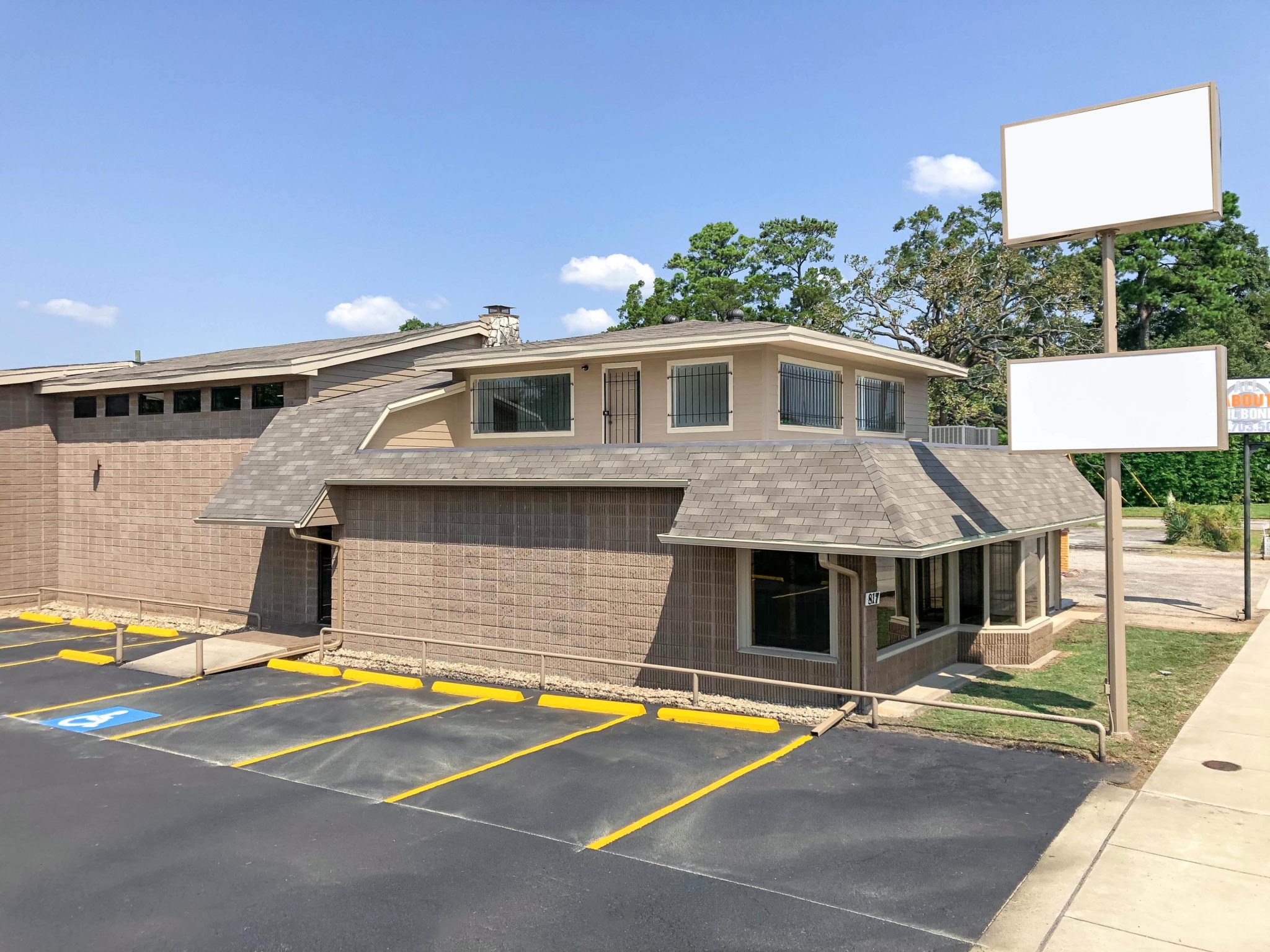 The J. Beard Real Estate Company represents 817 N. Frazier St